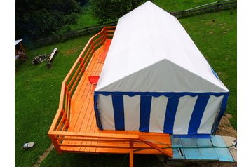 Slovaška Chata Oščadnica, Eksterier